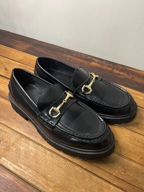 H&M Black Leather Horsebit Loafers Women’s 9.5 Gold Chain Classic Preppy Chic